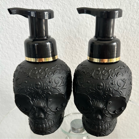 Bath & Body Works Other - 🎃 2 Vampire Blood
Gentle & Clean Foaming Hand Soaps